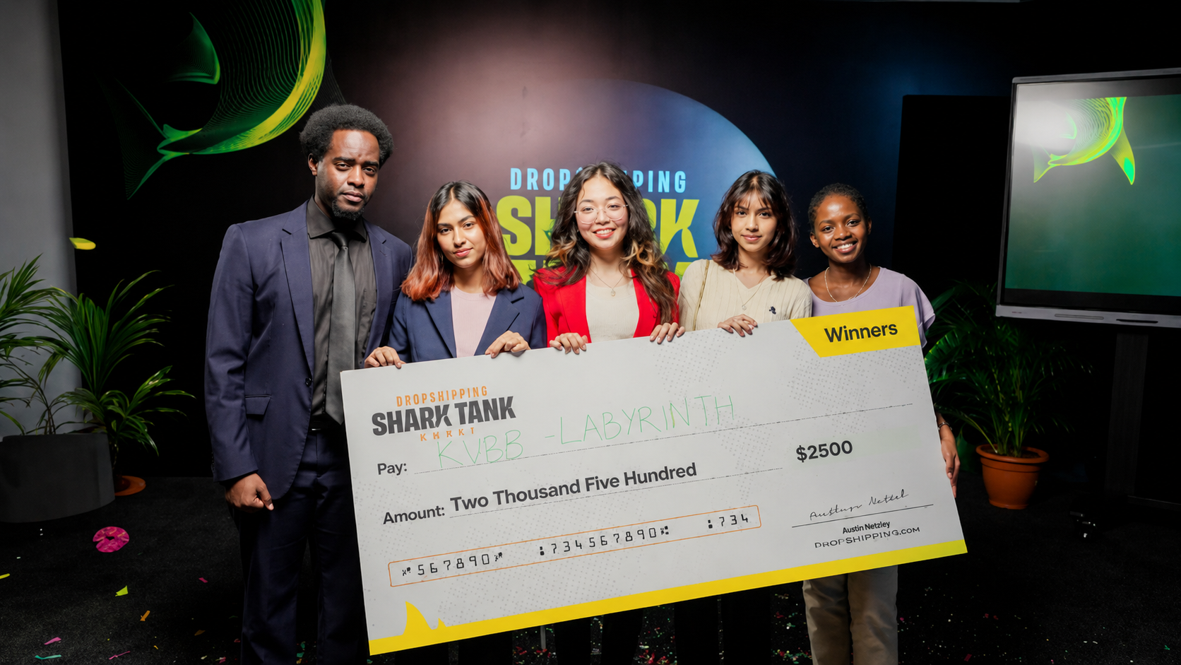 Tetr student team winning a Shark Tank-style pitch competition